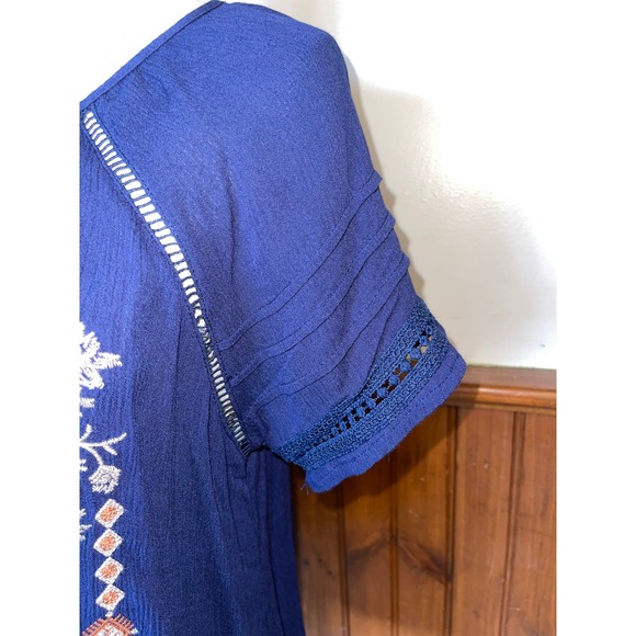 NWT Womens Liv Los Angeles Blue Boho Floral Embroidered Tassel Short Sleeve Top - Picture 5 of 8